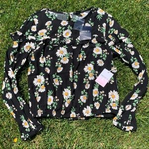 NWT Forever21 black floral blouse with ruffles